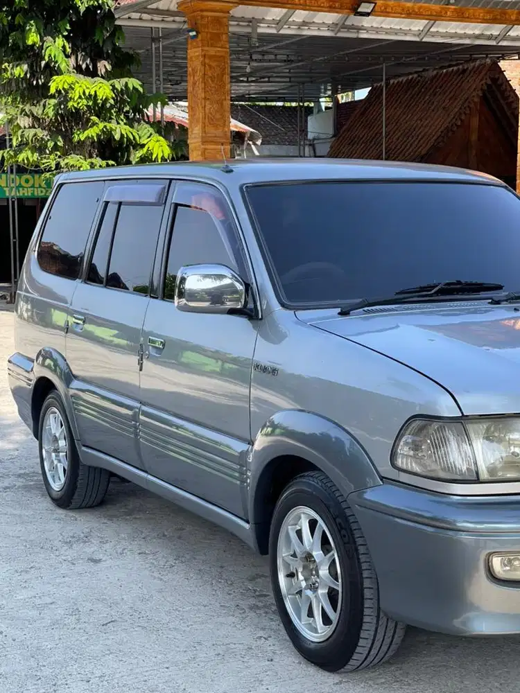 Toyota Kijang Krista 2001