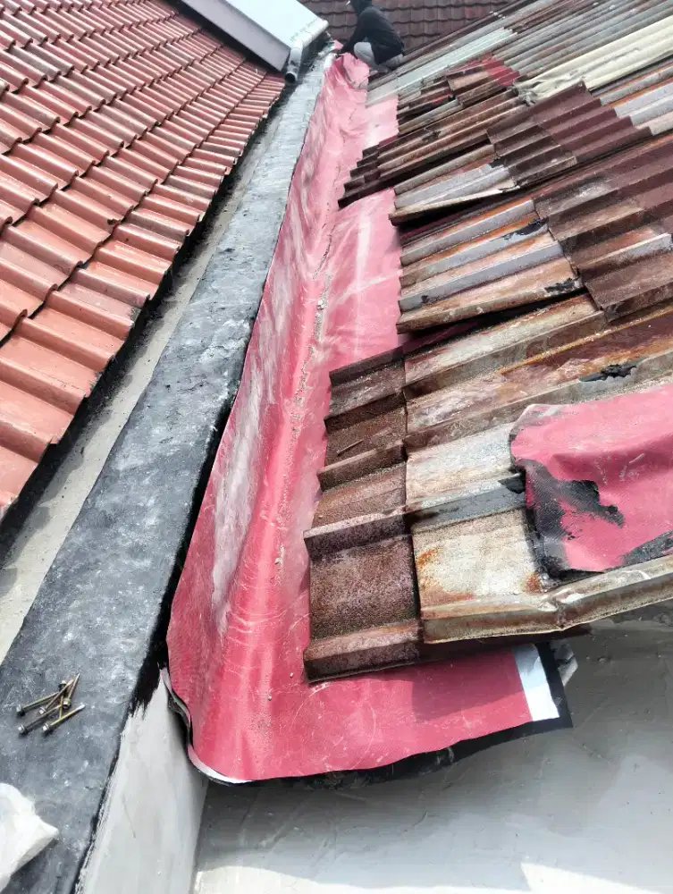 Tukang atap bocor ganti atap renopasi