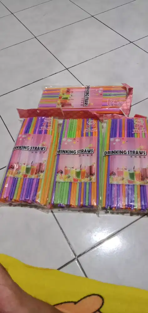 Sedotan minuman import