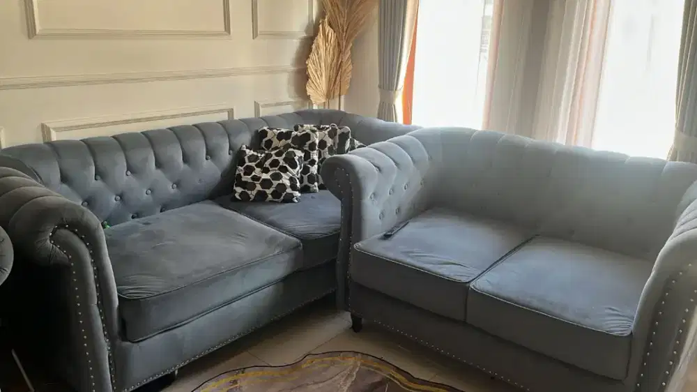 Kursi sofa warna abu