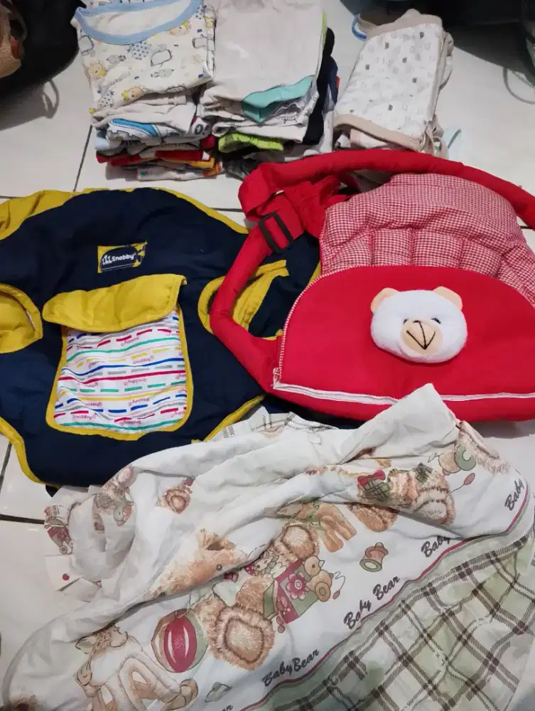 Baju Bayi, gendongan dll