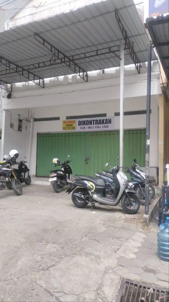 DISEWAKAN Ruko 2 Lantai Jl. Sudirman Kuanino Kupang — Sebelah Top Mart