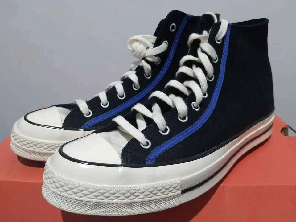 BNIB Converse Chuck 70 Blue Flames