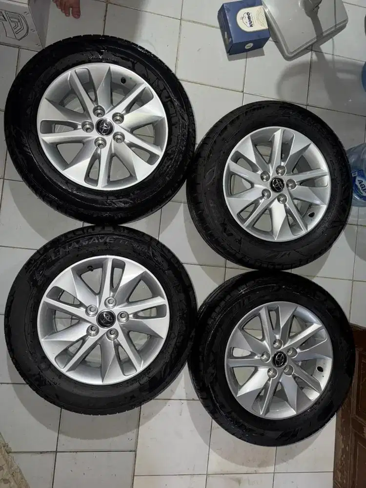 VELG DAN BAN 1 SET 4 PCS INNOVA REBORN