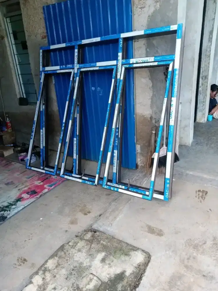 Kusen aluminium Dan kaca