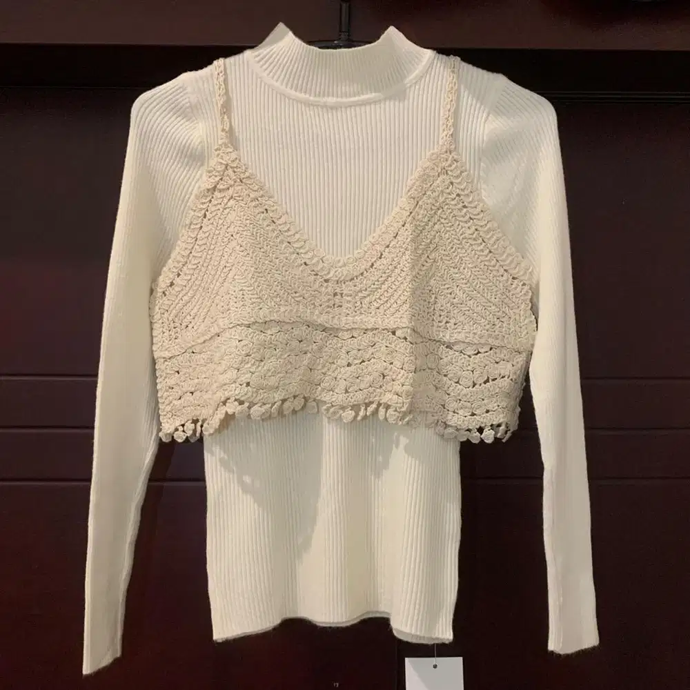 One Set - Long Sleeves Knit with Crochet Vest