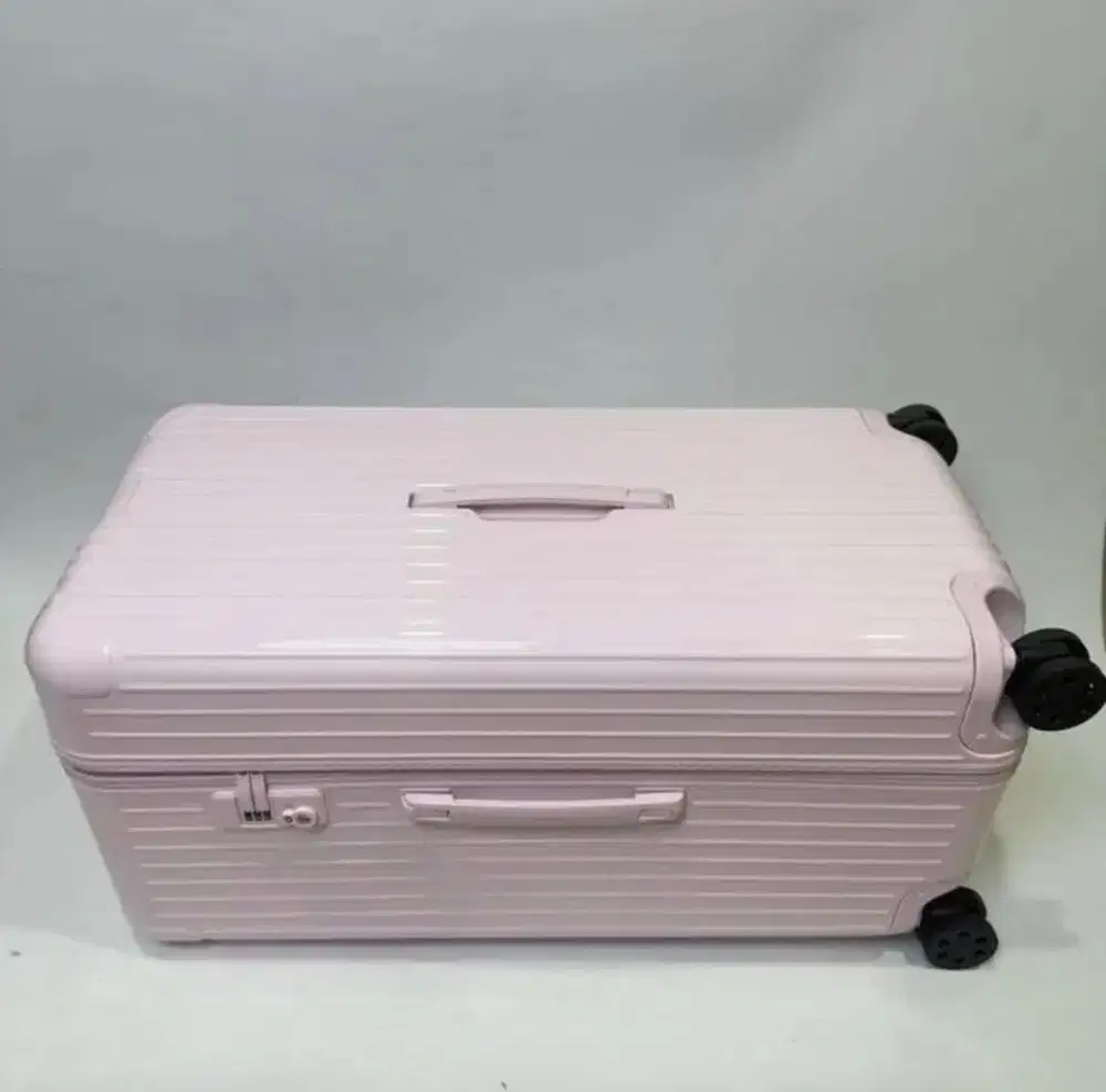 Rimowa trunk plus 31 inch