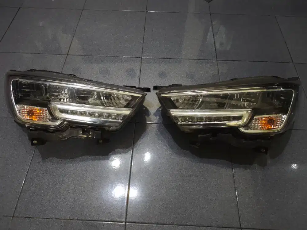 Jual Headlamp Suzuki XL7 Original