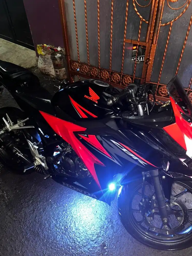 HONDA CBR150R 2019 HITAM MERAH