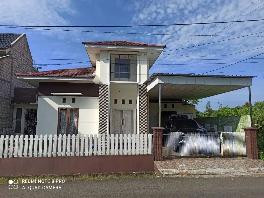 Rumah Strategis , Bebas Banjir + Perabot Lengkap