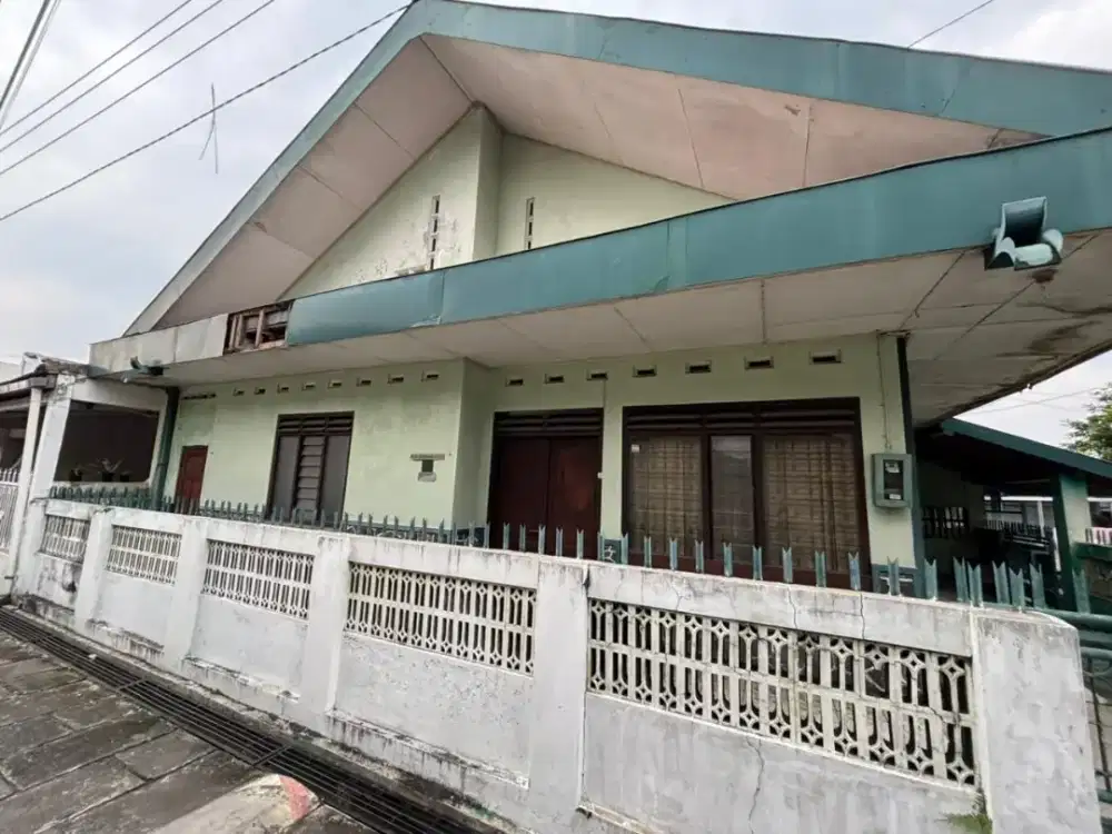 DIJUAL RUMAH DENGAN LOKASI DEKAT PUSAT KOTA
