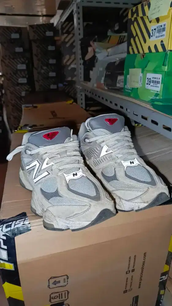 NB 9060 SIZE 41,5 (26cm)