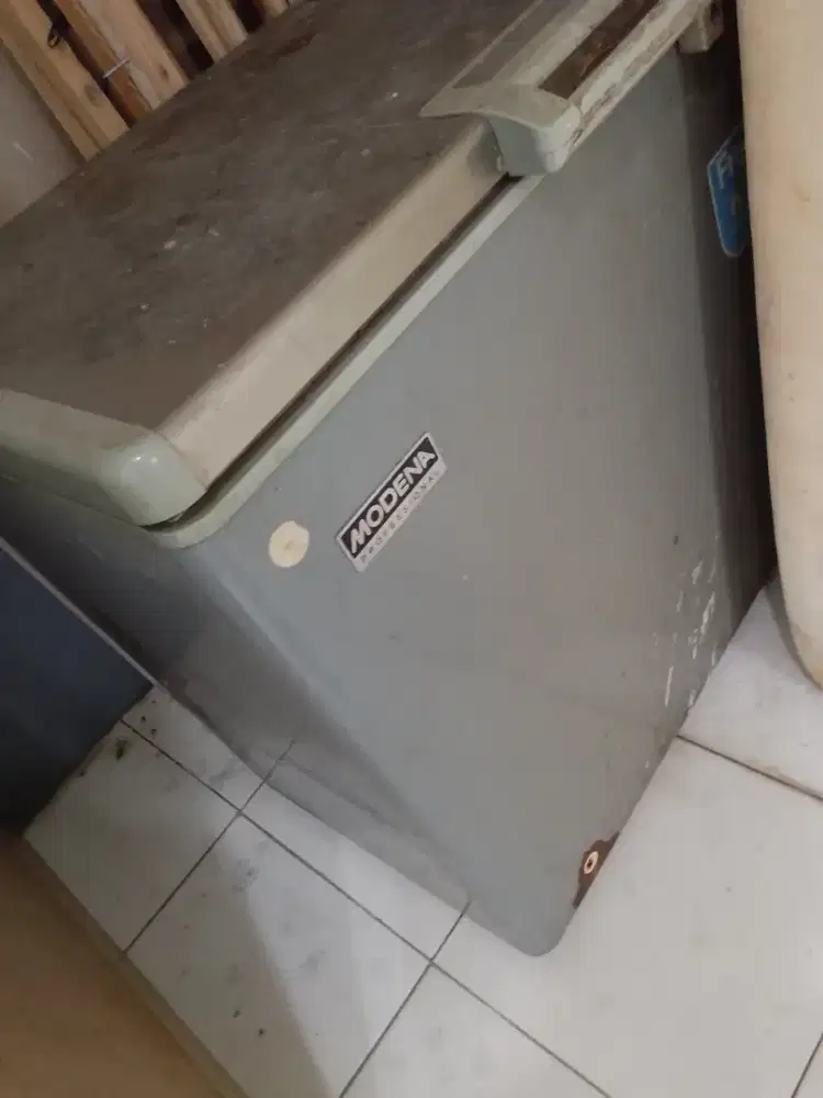 Barang bekas masih fungsi