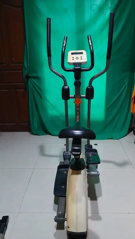 Sepeda Statis merk  X2FIT