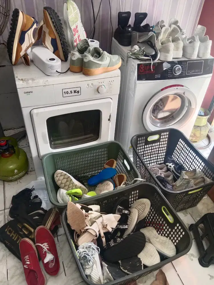 Laundry, admin percetakan dan warung makan