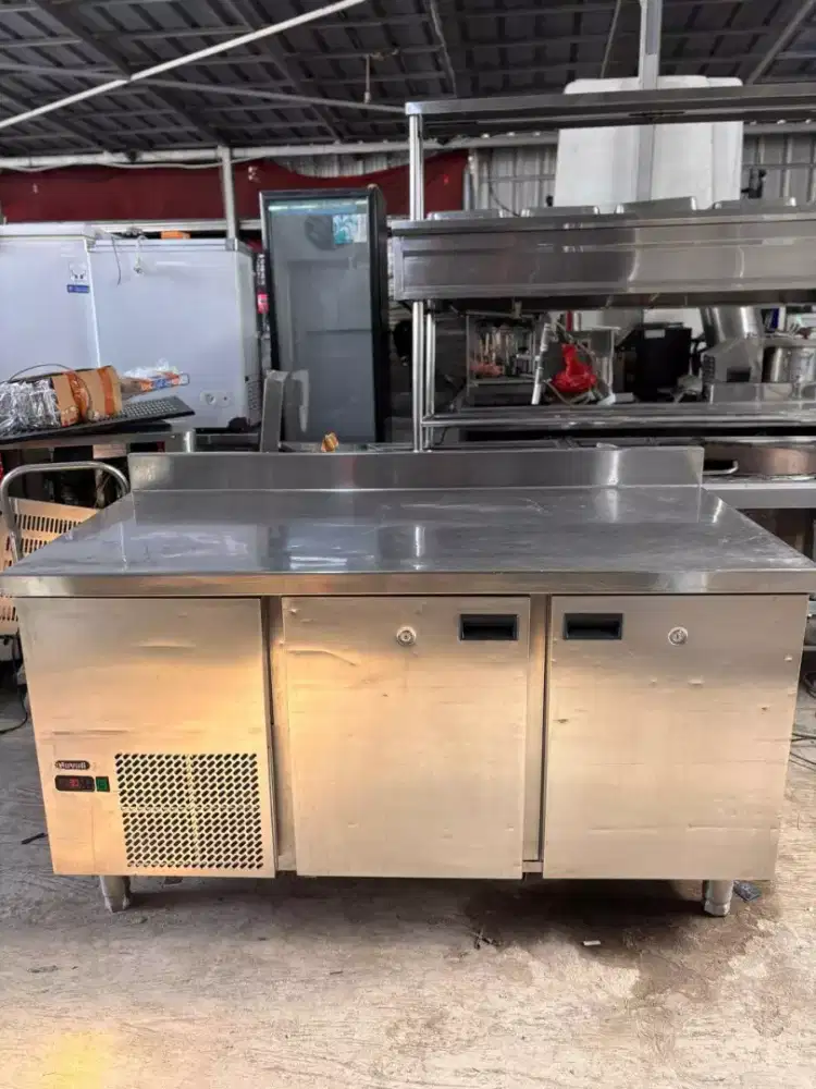 UNDERCOUNTER / UNDER COUNTER CHILLER

Merk Nayati
Model NRT 2C 750 N9