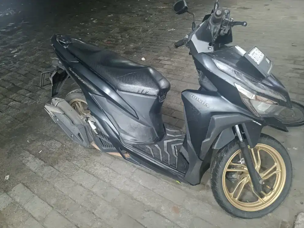 Motor Honda Vario 150 Black