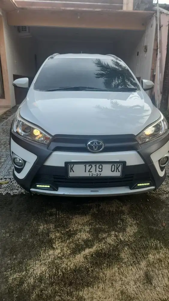 KM low 50 Rb Toyota Yaris Haykers AT Putih (2017)