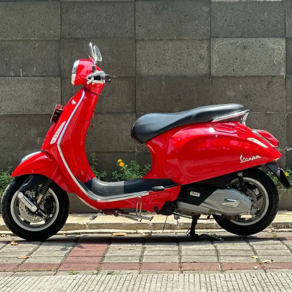 Jual cepat Piaggio Vespa Primavera IGET 150 TAHUN 2016 warna Merah.