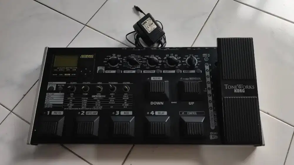 Multi effect Korg AX 3000