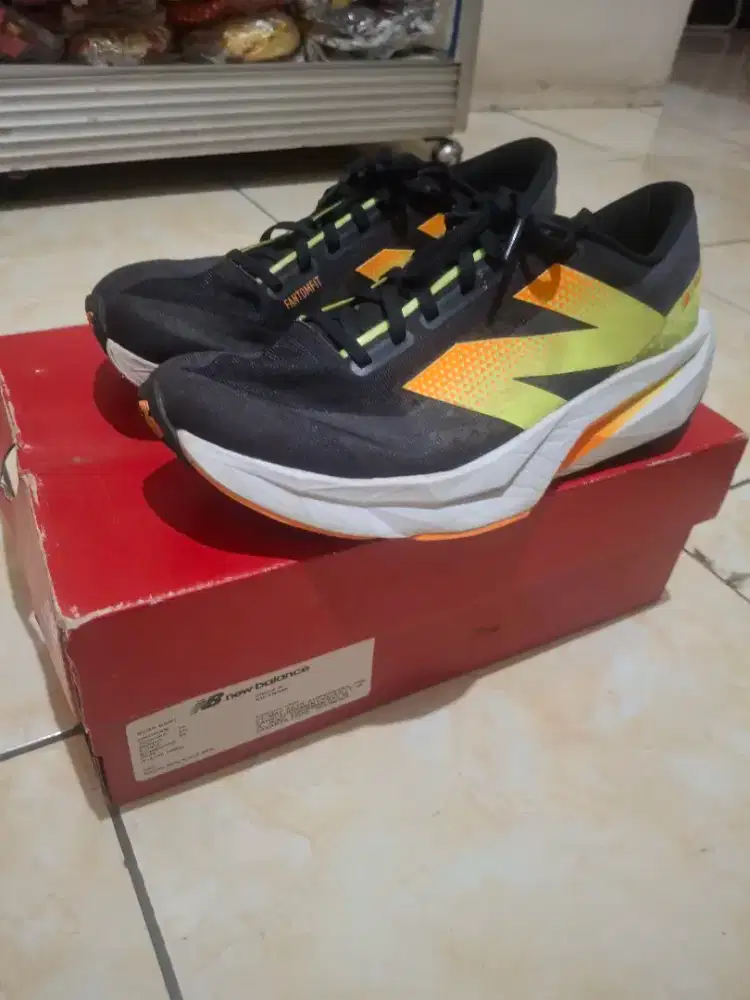 Sepatu running New Balance Ori 100%

Rebel V4(preloved) sz 44