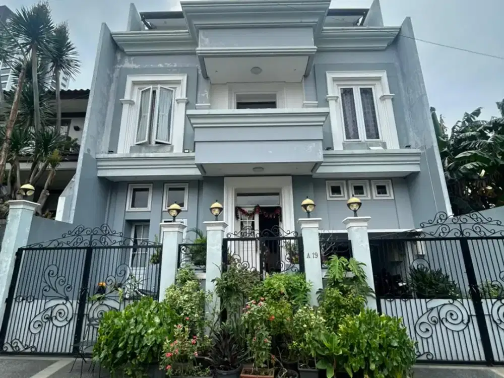 DIJUAL RUMAH SIAP HUNI DI GANDARIA  JAKARTA SELATAN