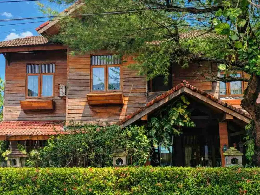 Rumah Cantik Komplek Cinere Nuansa Kayu harga terbaik