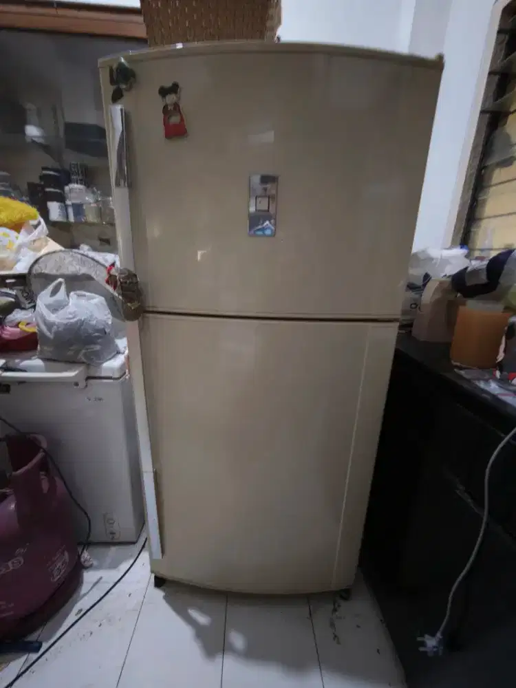 Kulkas sharp jumbo 2 pintu