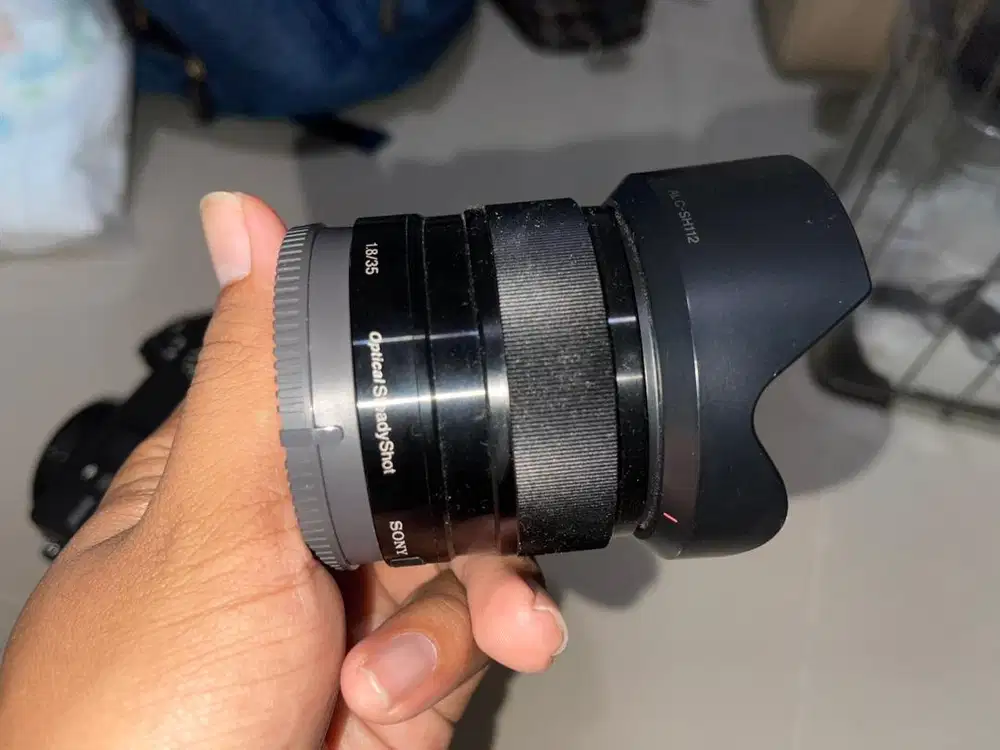 Lensa Kamera Sony E 35mm f/1.8 OSS Lens