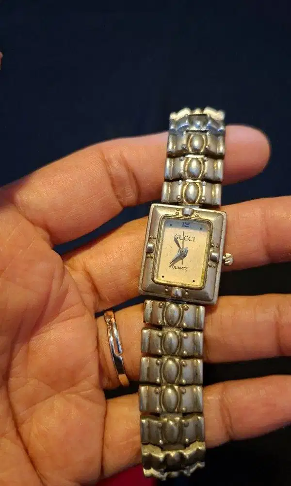 Jam Tangan Vintage GUCCI Seri 1900L