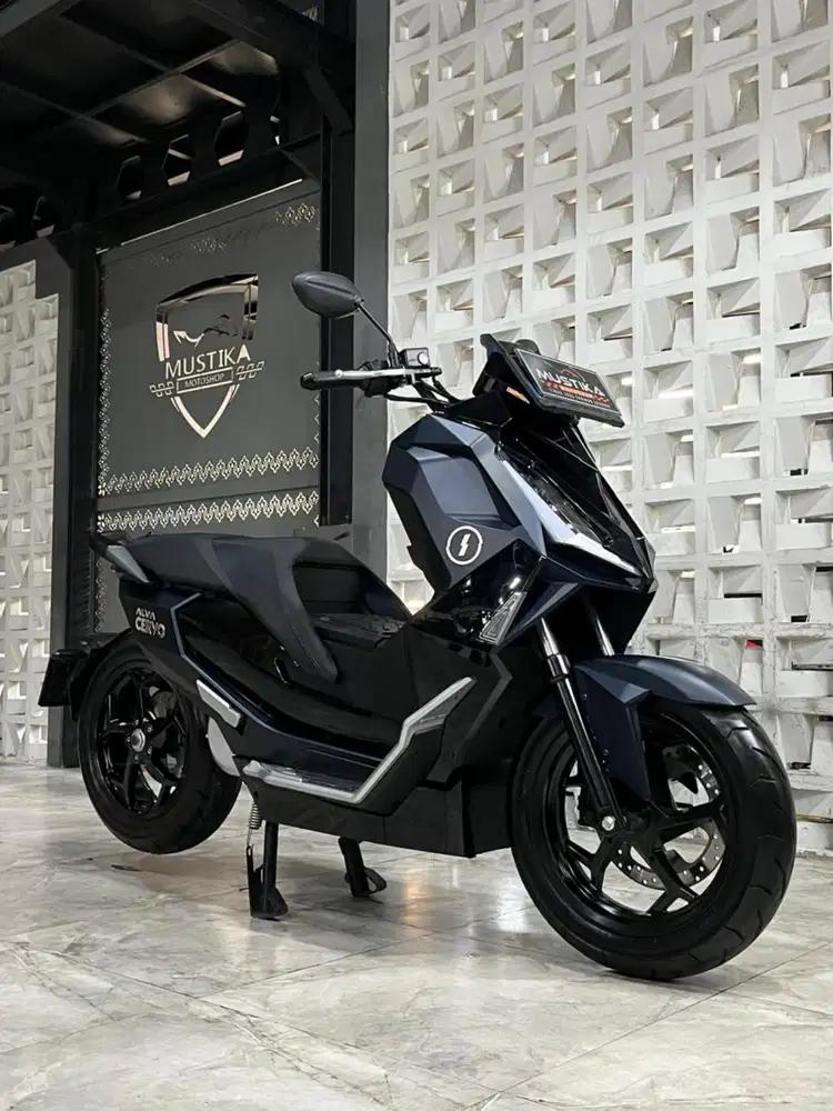 ALVA CERVO 2024 MOTOR LISTRIK 250cc - Chintia Mustika
