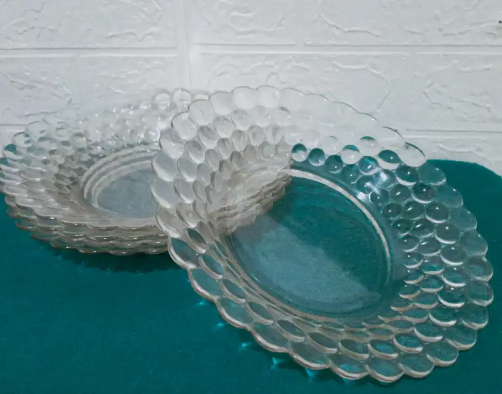 Piring Kaca Bening