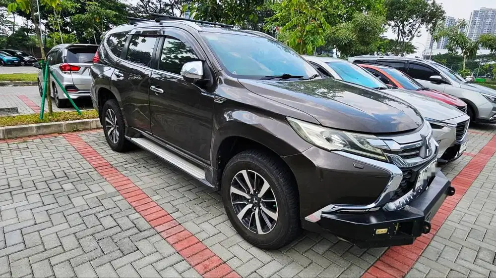 Mitsubishi Pajero Sport Dakar 4X2 AT 2017 Deep Bronze Metalic