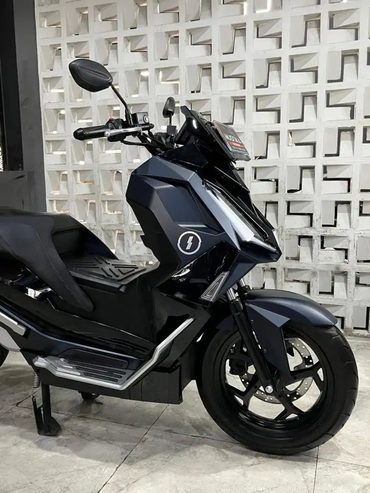 ALVA CERVO 2024 MOTOR LISTRIK 250cc - Chintia Mustika