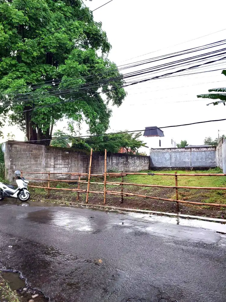 Tanah di Kawasan Elite Jalan Padma dekat Hyatt Palagan