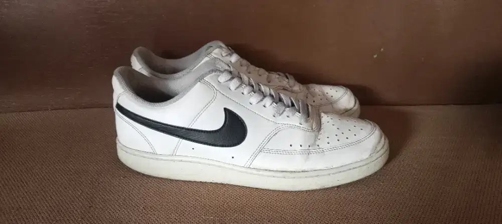 Sepatu Nike court low putih size 43 (27,5cm)