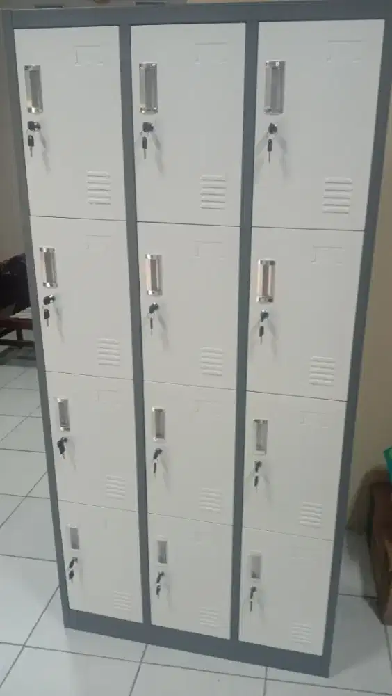 Lemari Besi 12 Pintu Baru Free Ongkir Pasang