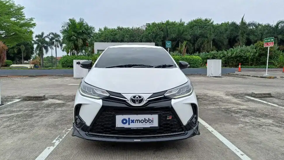 DP MURAH Toyota Yaris 1.5 GR Sport Bensin-AT 2022 Putih C7EKZ