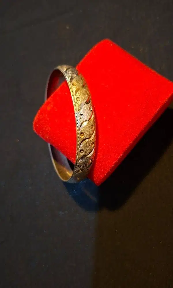 Gelang Keroncong atau Bangle Tunggal