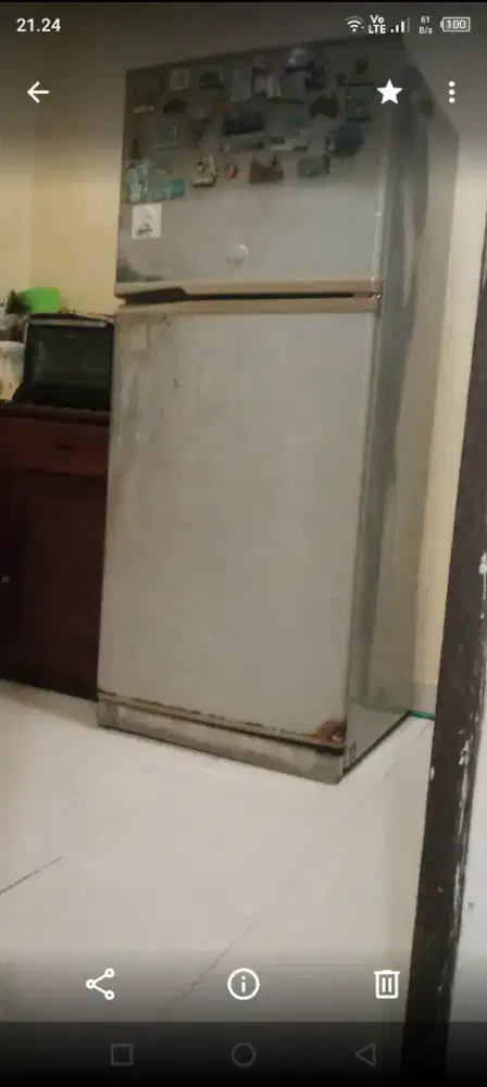 Kulkas dia pintu Sharp