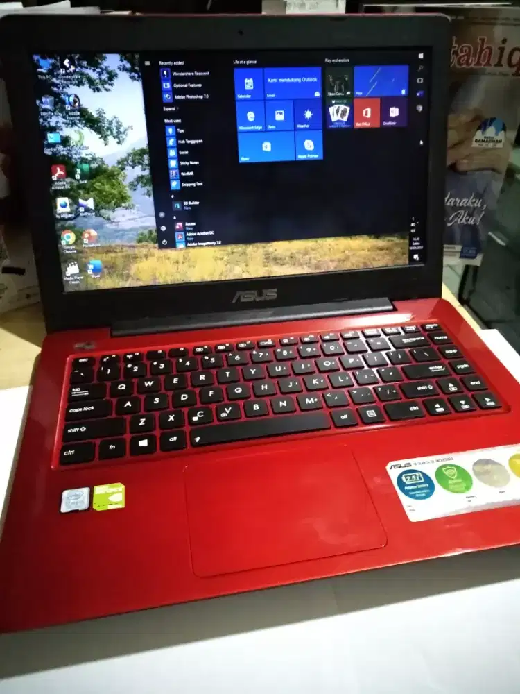 NGEBUT CORE i5 Ram 12 GB DDR 4 + SSD 256 GB