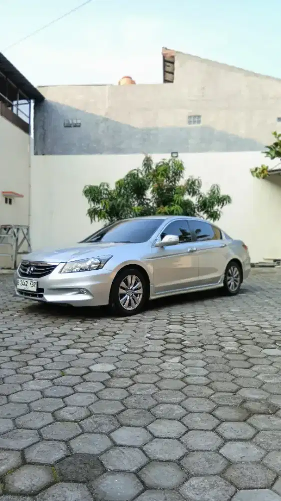 Honda Accord 2011 Limeted  Edition Face lift kondisi istimewa