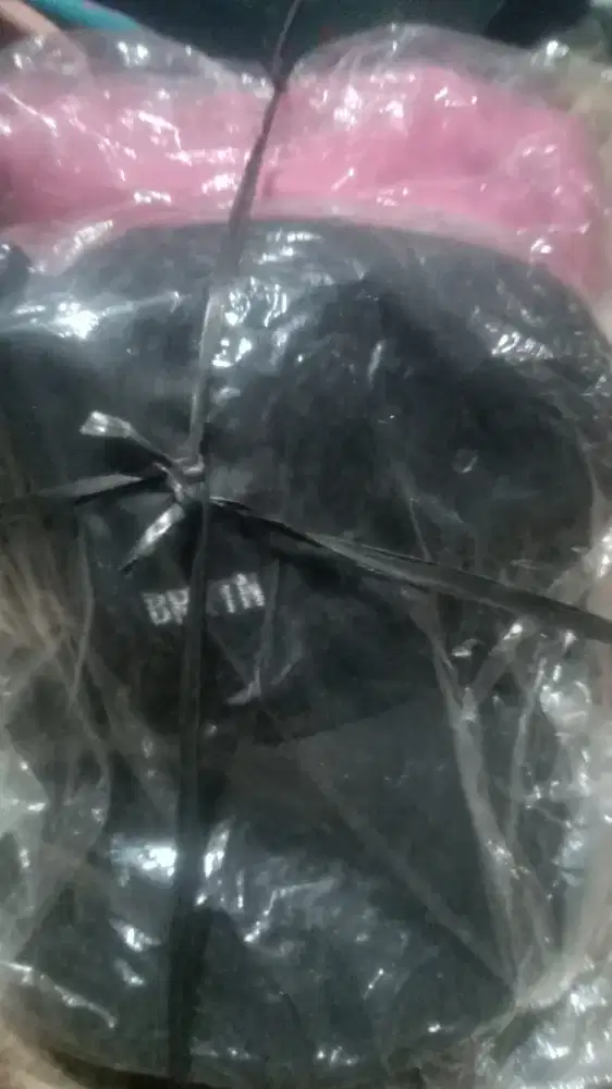 Monggo yg minat jual borongan 4 topi