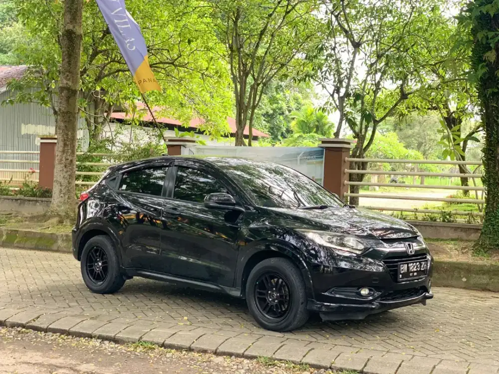 Honda HR-V PRESTIGE MATIC 2017 Pribadi