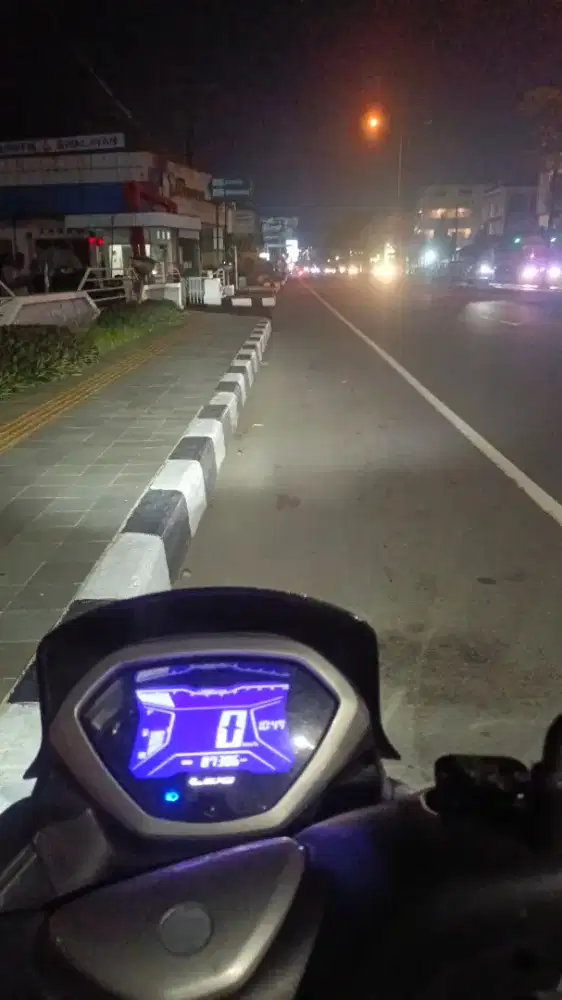 Cari kerjaan apa aja yg penting bukan seles