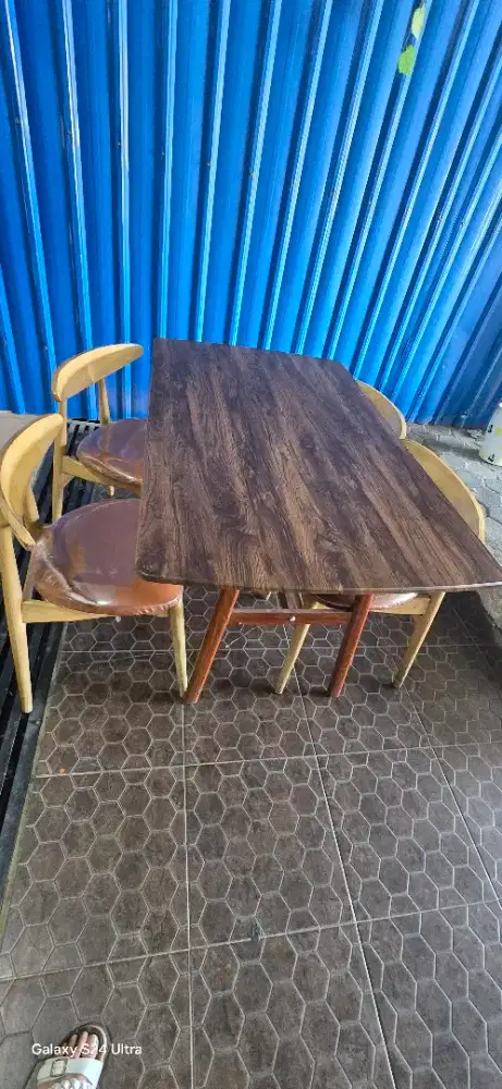 Set kursi makan kayu minimalis