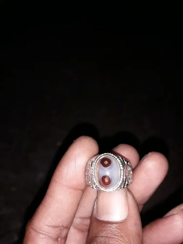 Batu akik unik mata dewa