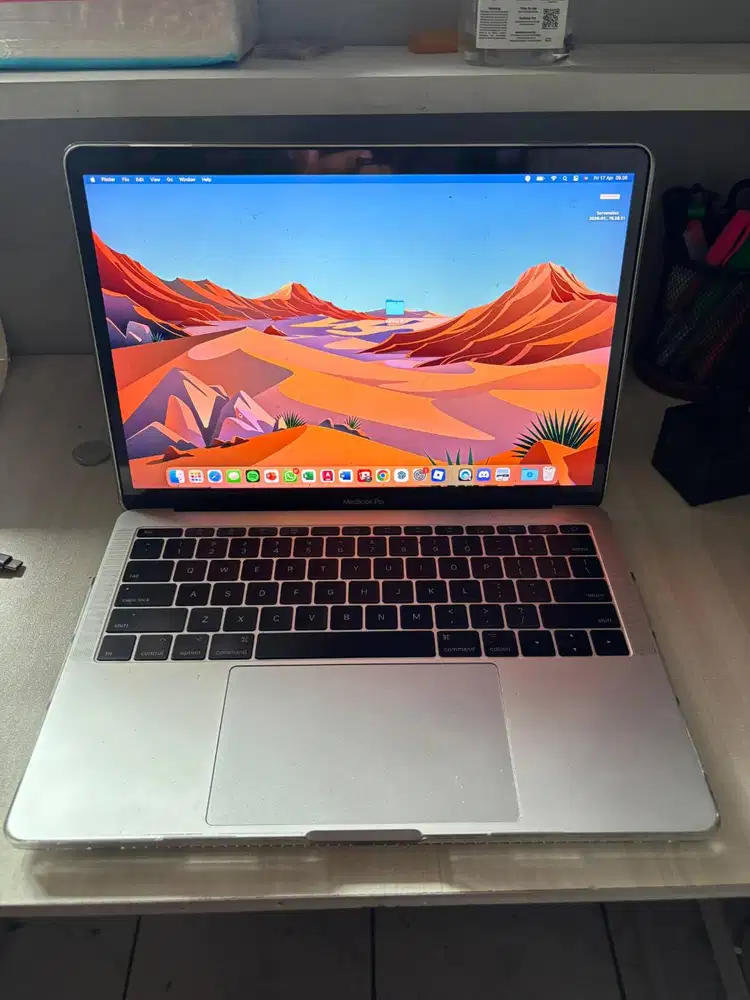 Macbook Pro 2017 13 8/256 GB