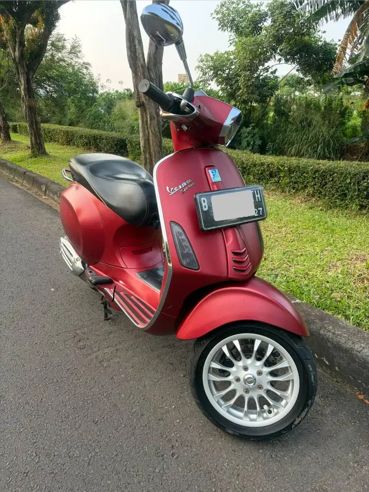 DIJUAL Vespa Sprint 150 i-Get 2017 | Merah Doff (Red Scarlatto)