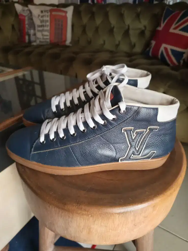 Sepatu lv mono navy high